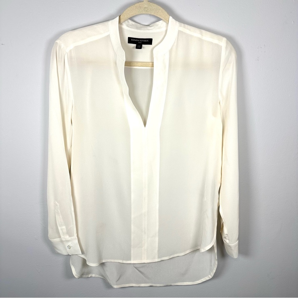 Banana Republic Ivory Cream V-Neck Long Sleeve Blouse Dressy Office Silk Sz XSP